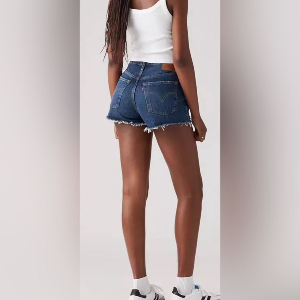 Levi’s 501 high waist jean‎ shorts. Women size 28. Button fly.
